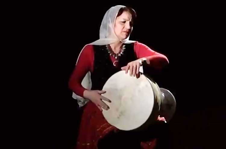 مریم آخوندی